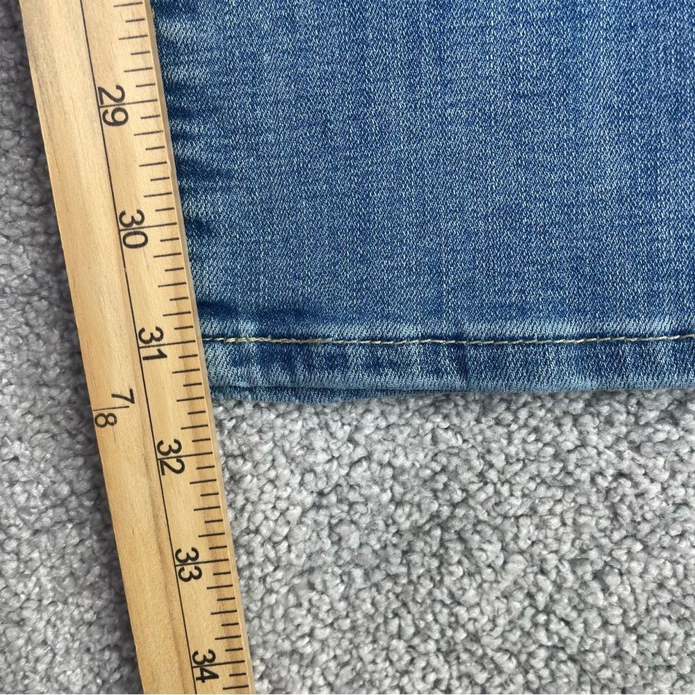 Levi's 724 Jeans Women's 31 Blue Straight High Rise Medium Wash Distressed Denim - Picture 9 of 11